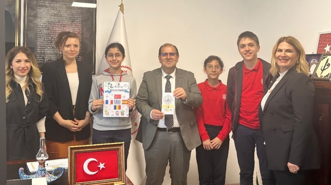 eTwinning İlçe Milli Eğitim Müdürümüzü ziyaret etti.